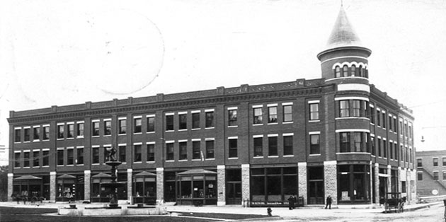 Historical photo of Battell Block